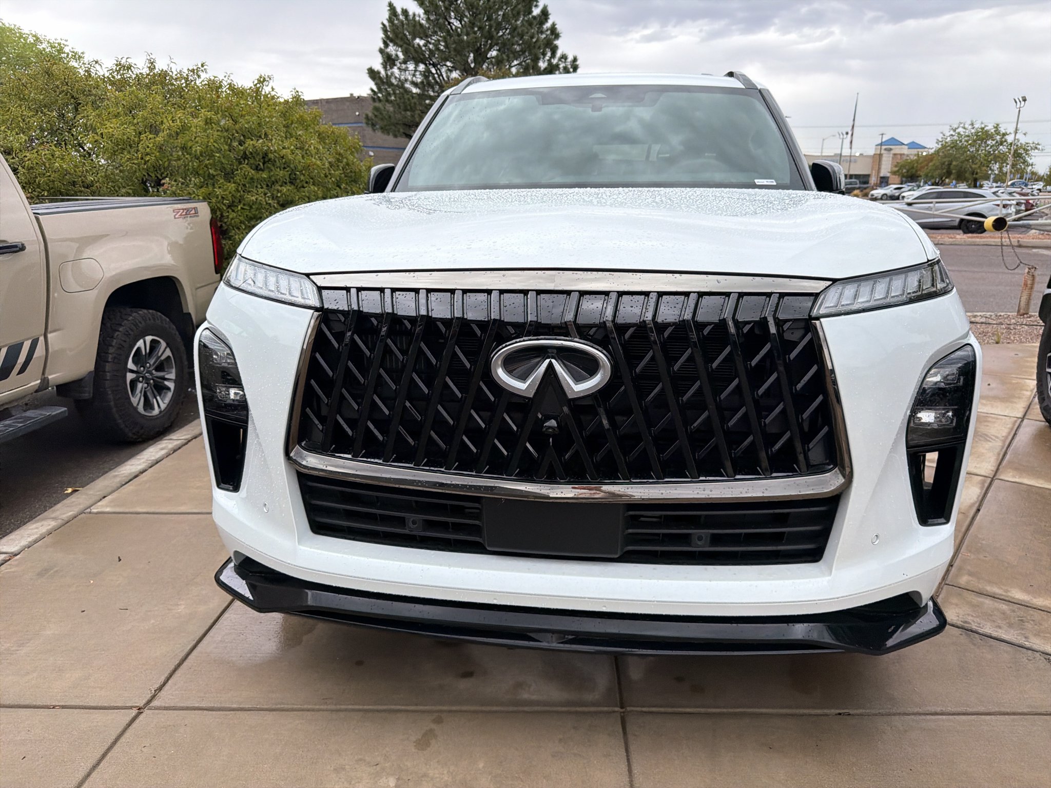 Used 2026 Radiant White INFINITI SPORT image 2