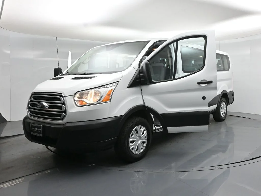 Used 2019 White Ford XLT image 31