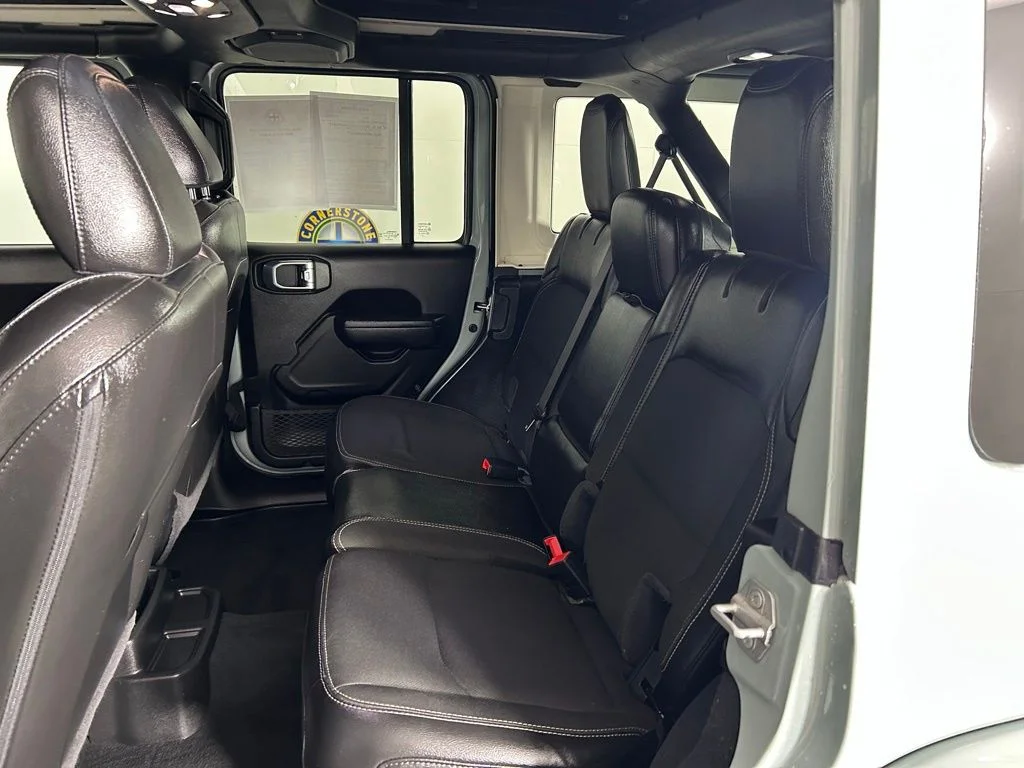 Used 2023 Gray Jeep  image 16