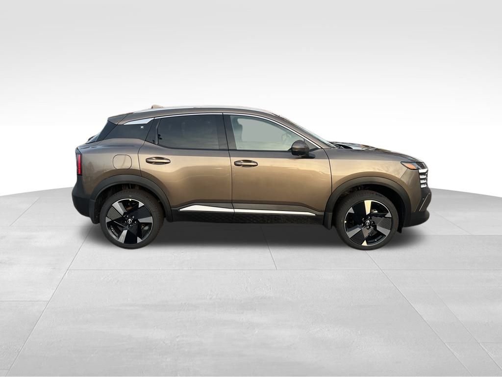 2025 Nissan Kicks SR photo 3