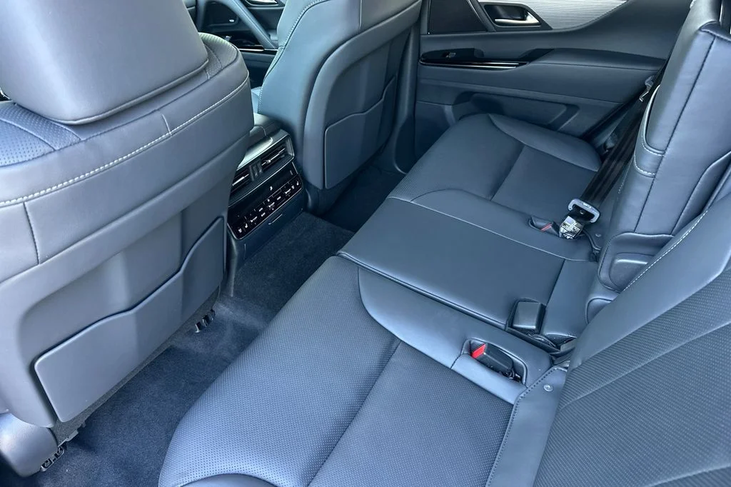 2026 Lexus LX 700h F-Sport - Photo 12