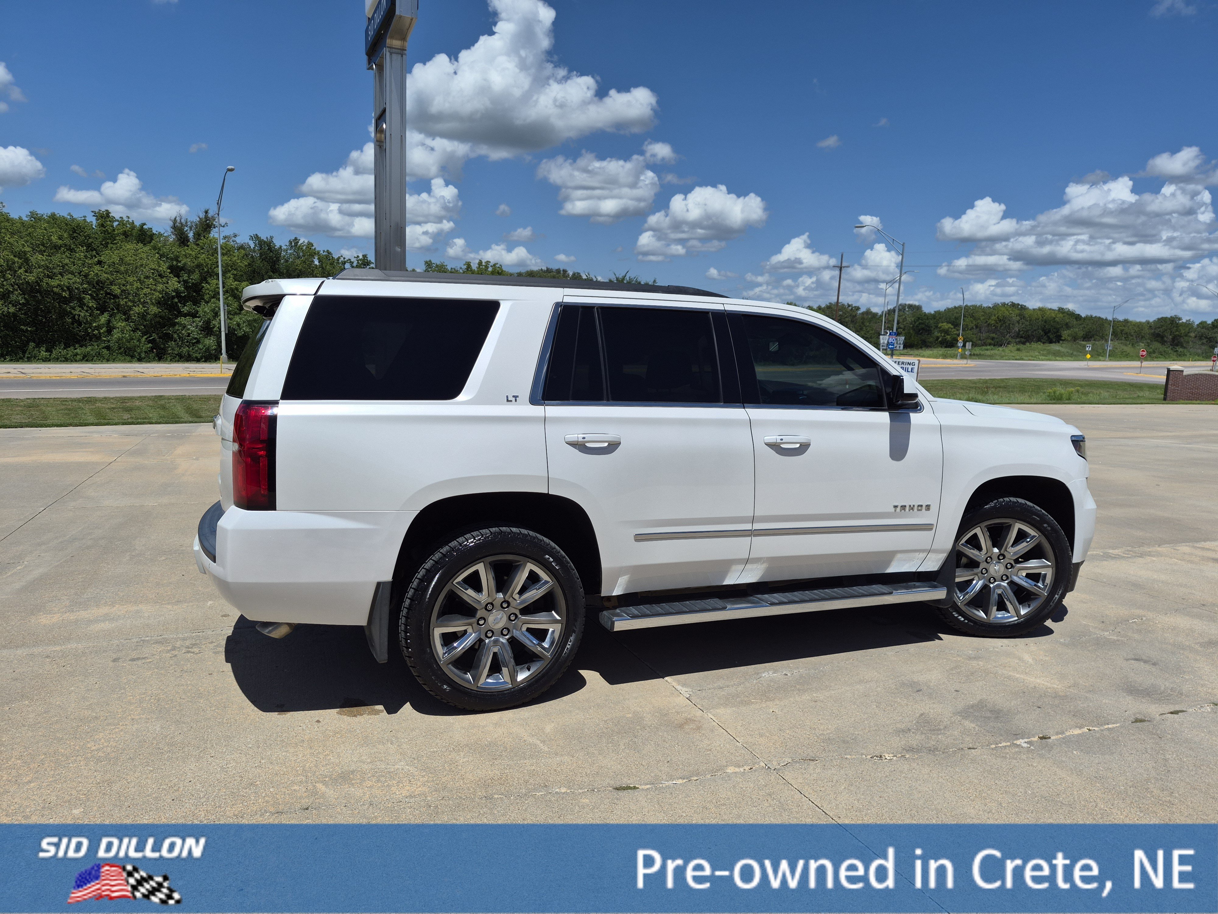 Used 2019 Iridescent Pearl Tricoat Chevrolet LT image 16