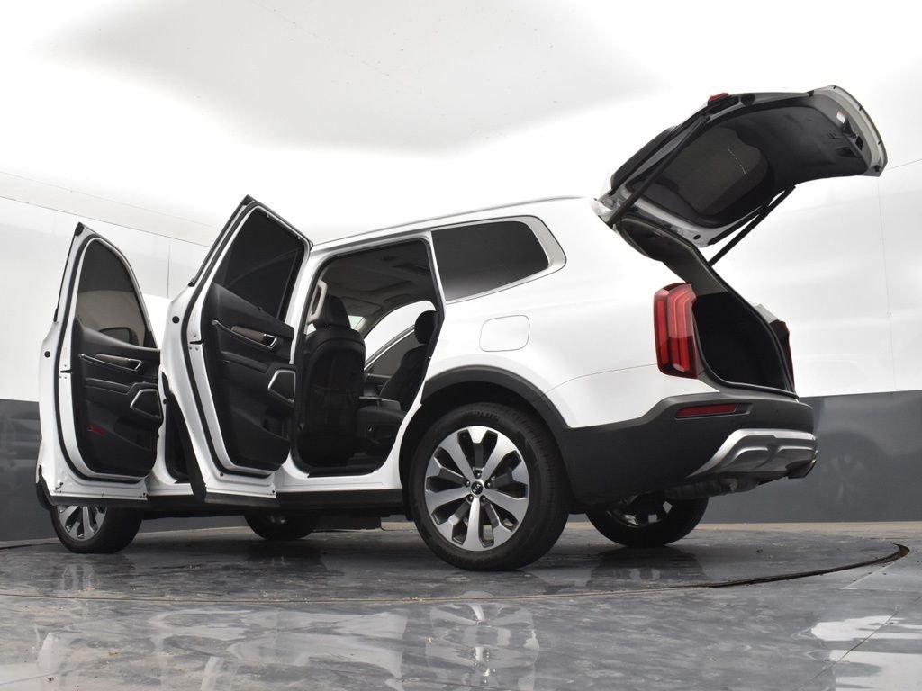 Used 2021 White Kia EX image 37