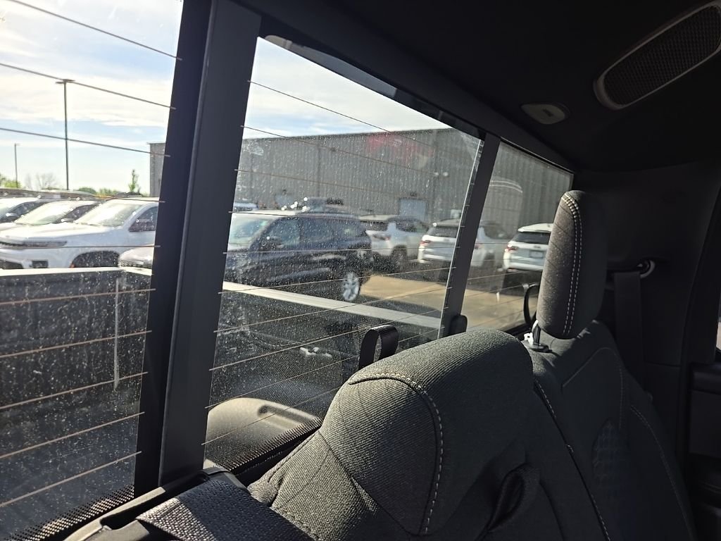 New 2026 Bright White Clear-Coat Exterior Paint RAM Big Horn/Lone Star image 32