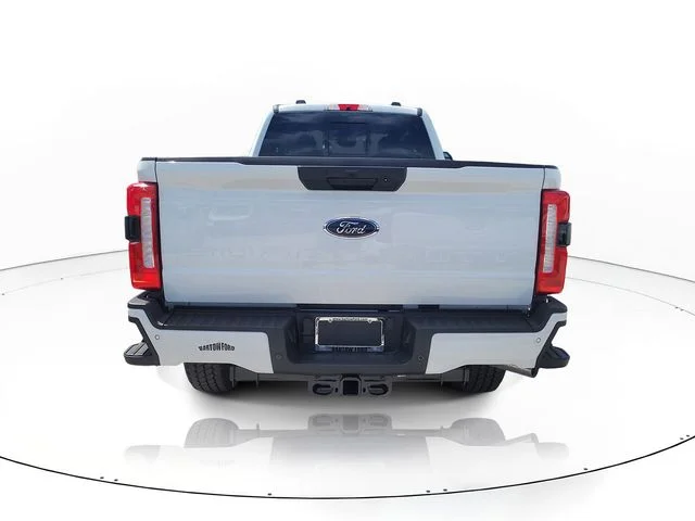 New 2026 Oxford White Ford XL image 5