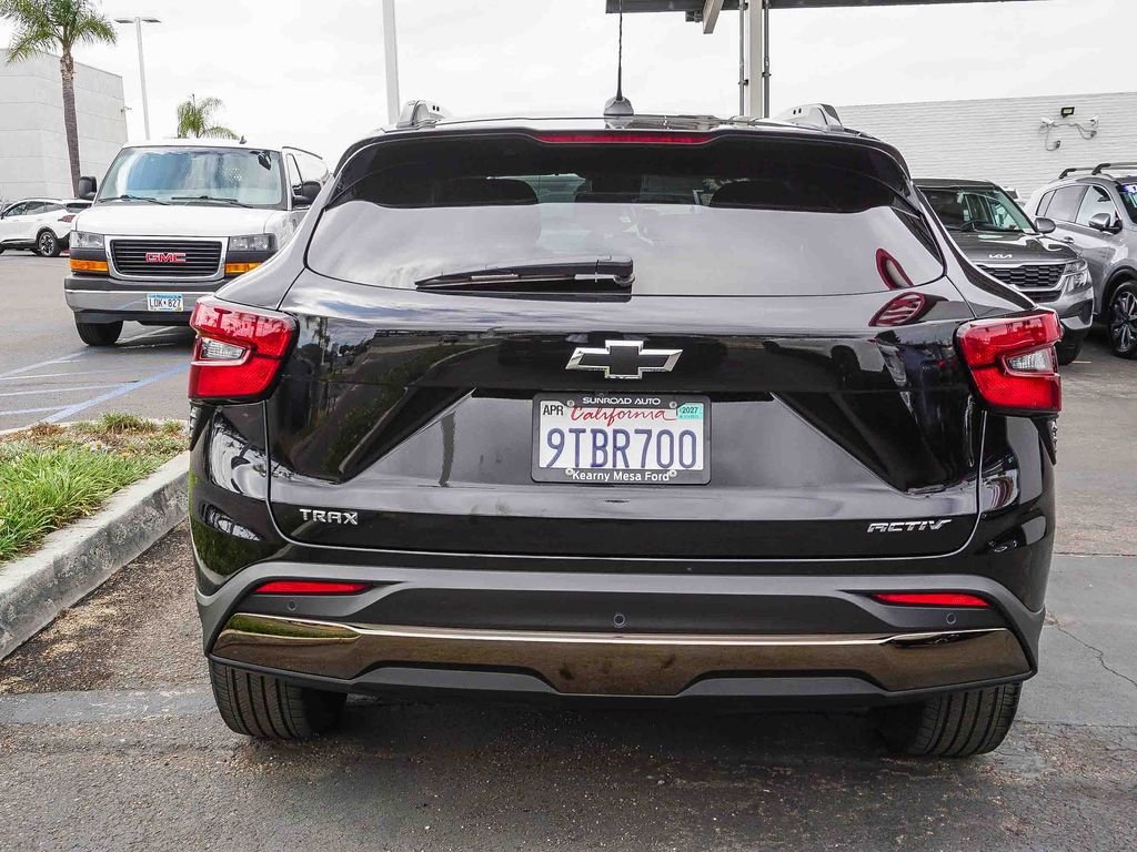 Used 2025 Black Chevrolet ACTIV image 5