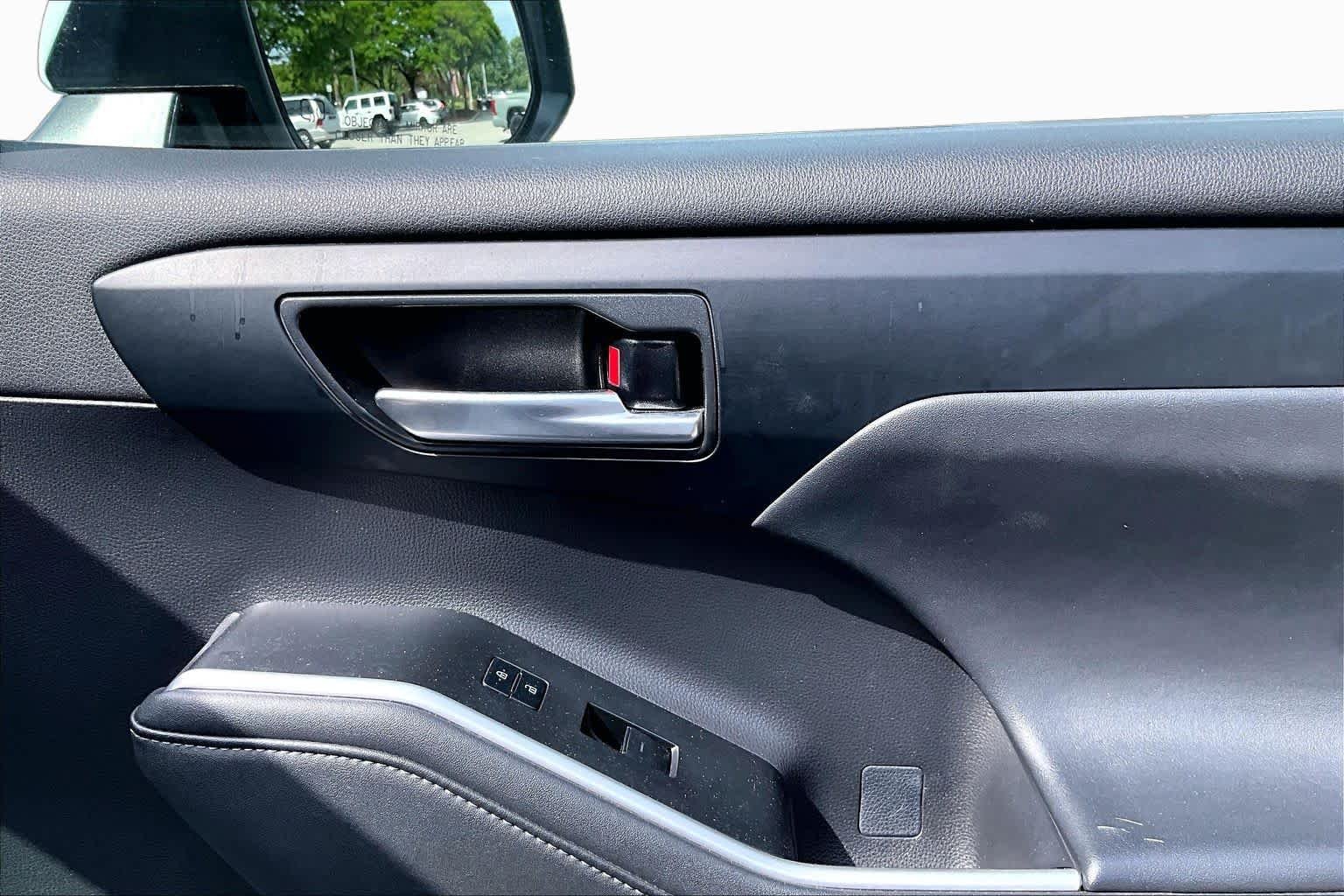 Used 2023 Wind Chill Pearl Toyota XLE image 23