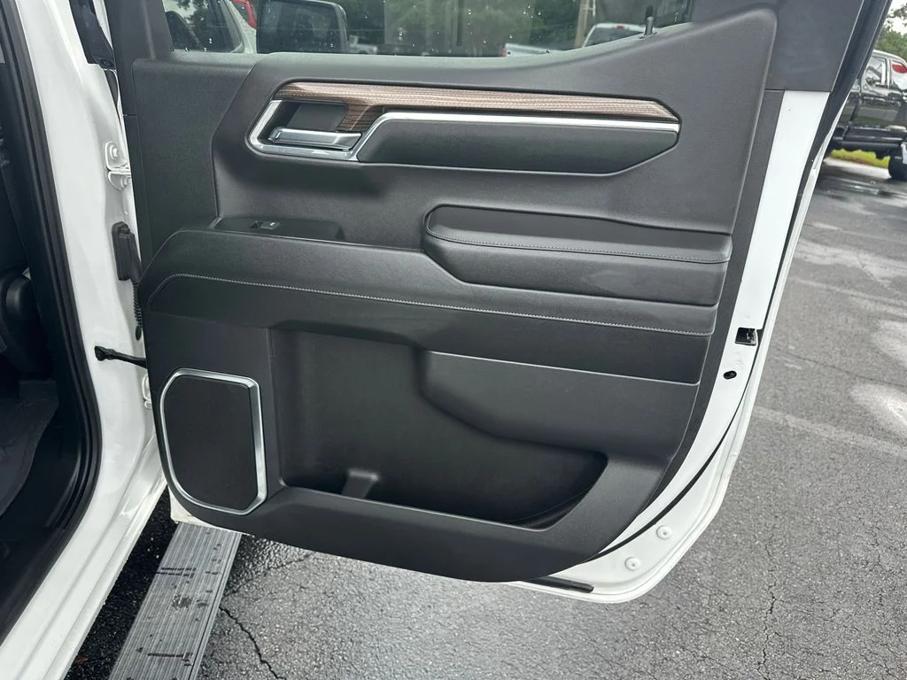 Used 2024 White Chevrolet RST image 16
