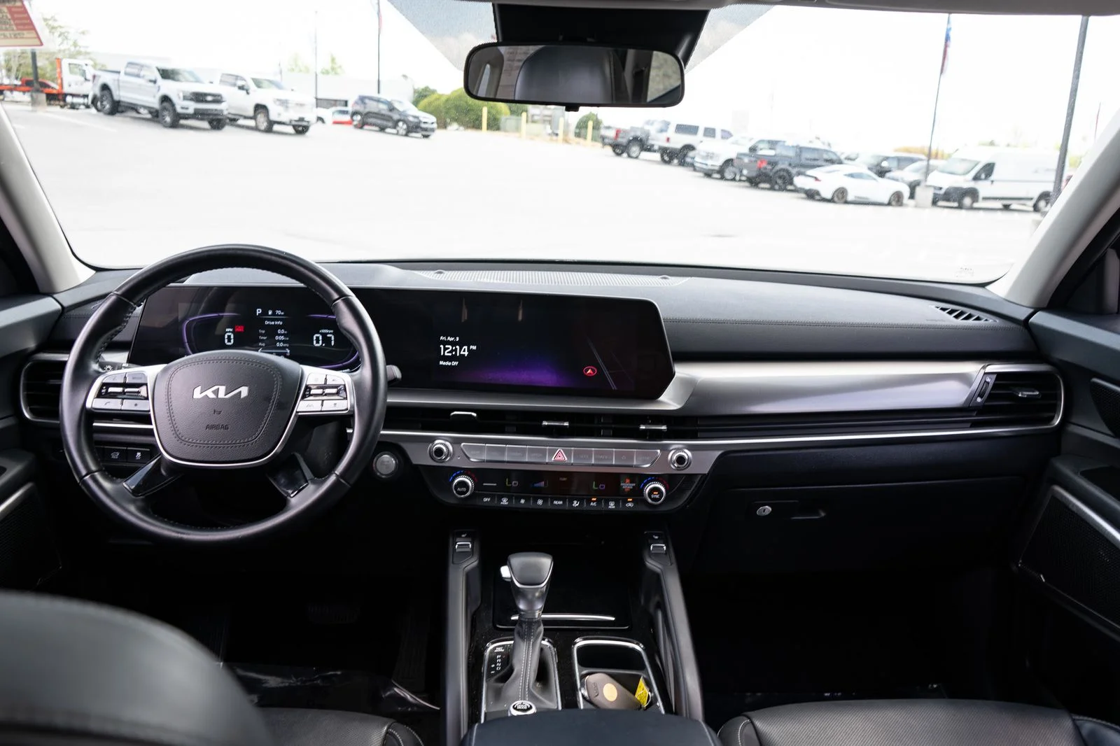 Used 2025 Ebony Black Kia S image 21