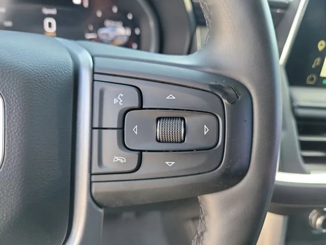 2023 GMC Yukon SLT - Photo 32