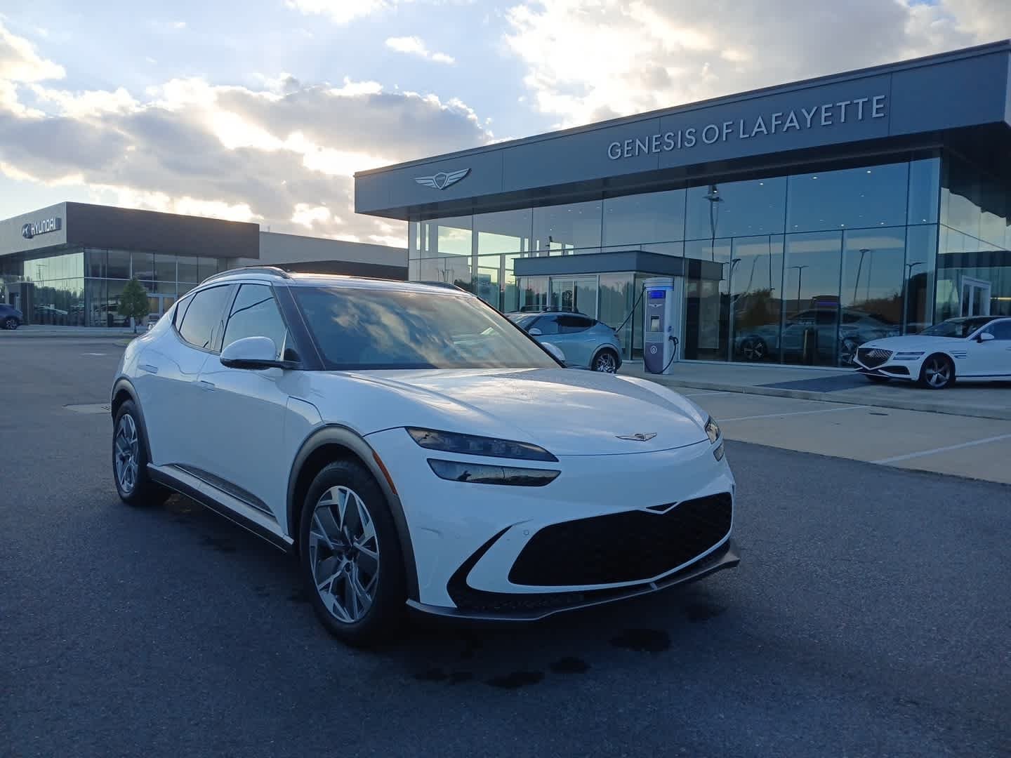 2024 GENESIS GV60 Standard