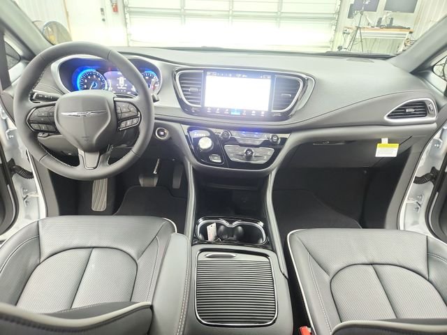 2026 Chrysler Pacifica Limited - Photo 23