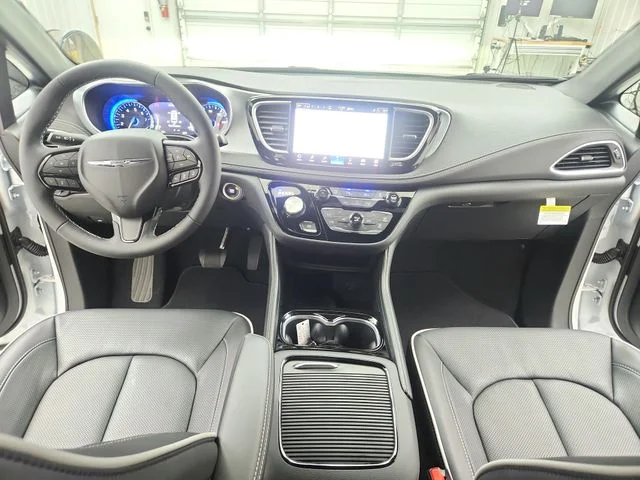 2026 Chrysler Pacifica Limited - Photo 23