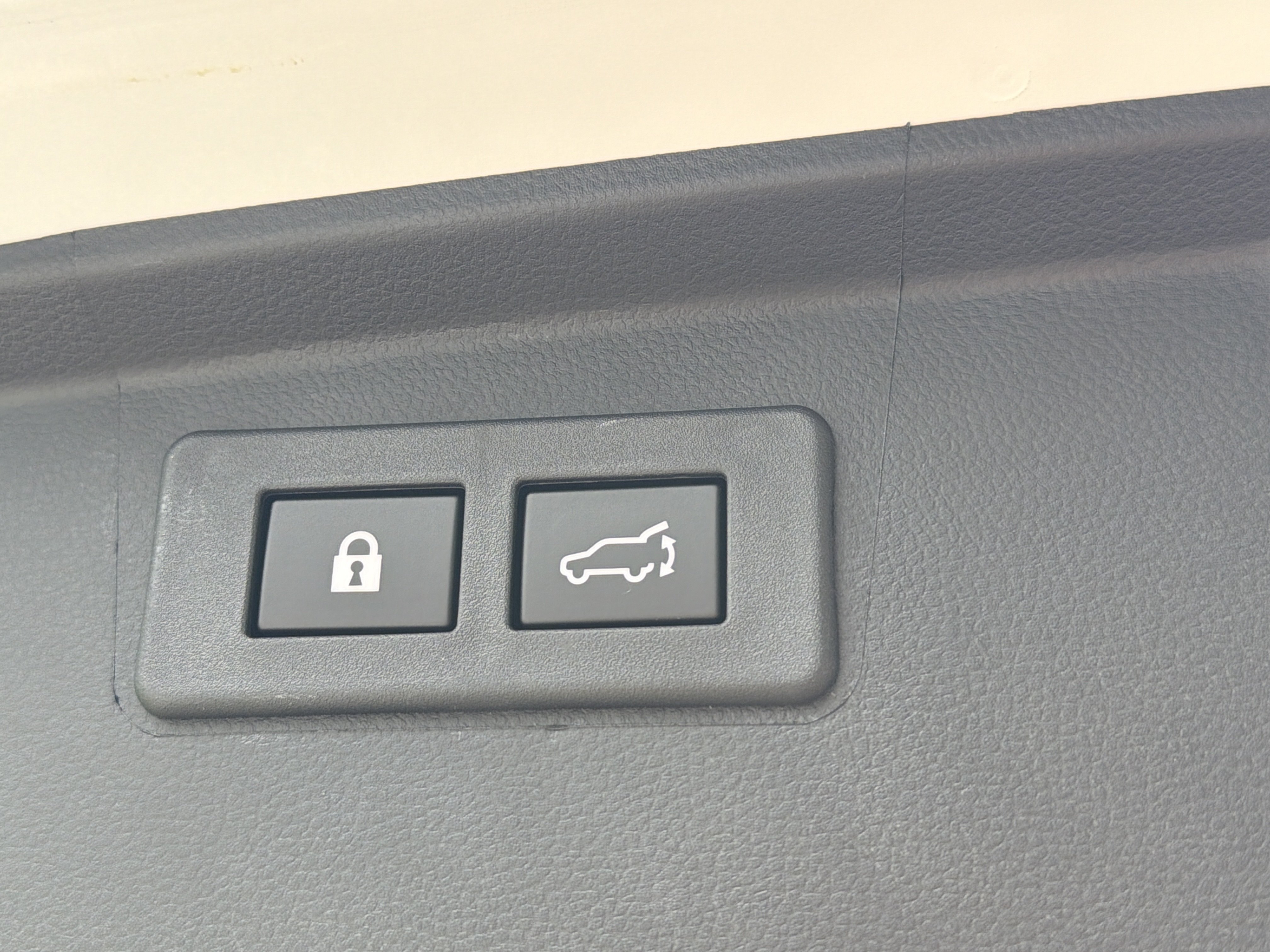 Certified Used 2025 Crystal White Pearl Subaru Wilderness image 17