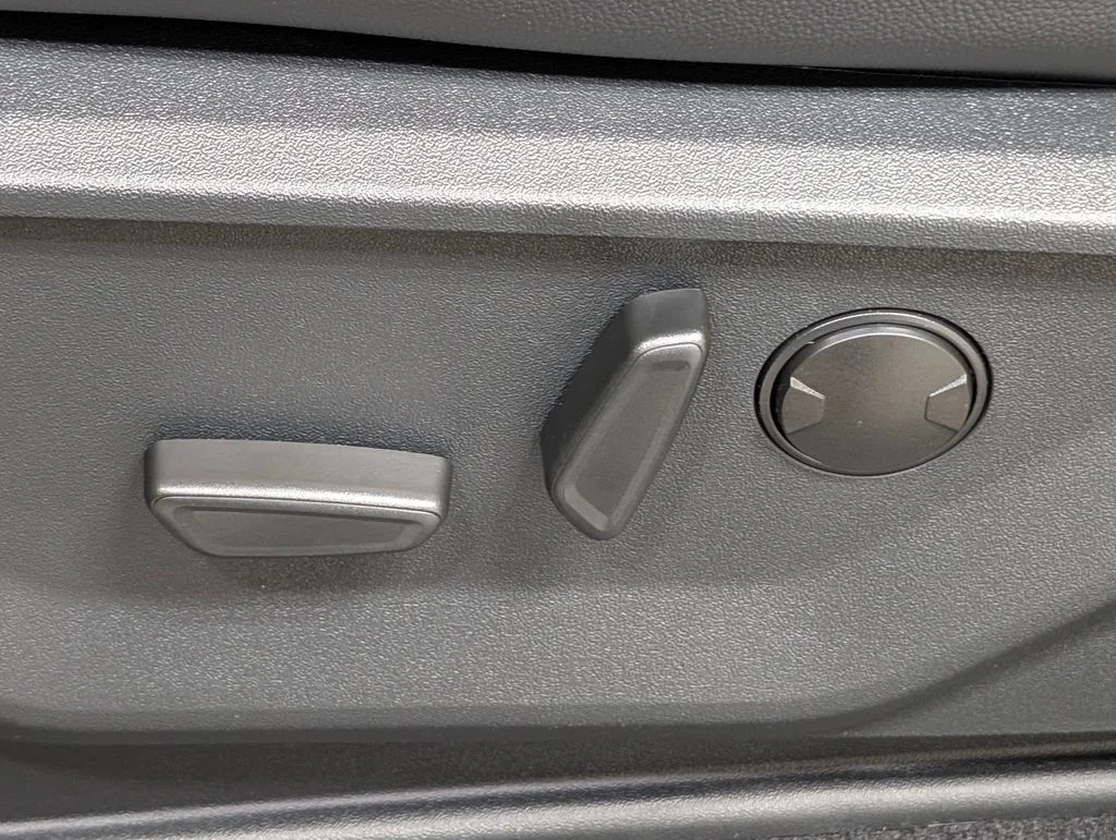 New 2026 Avalanche Ford Lariat® image 16