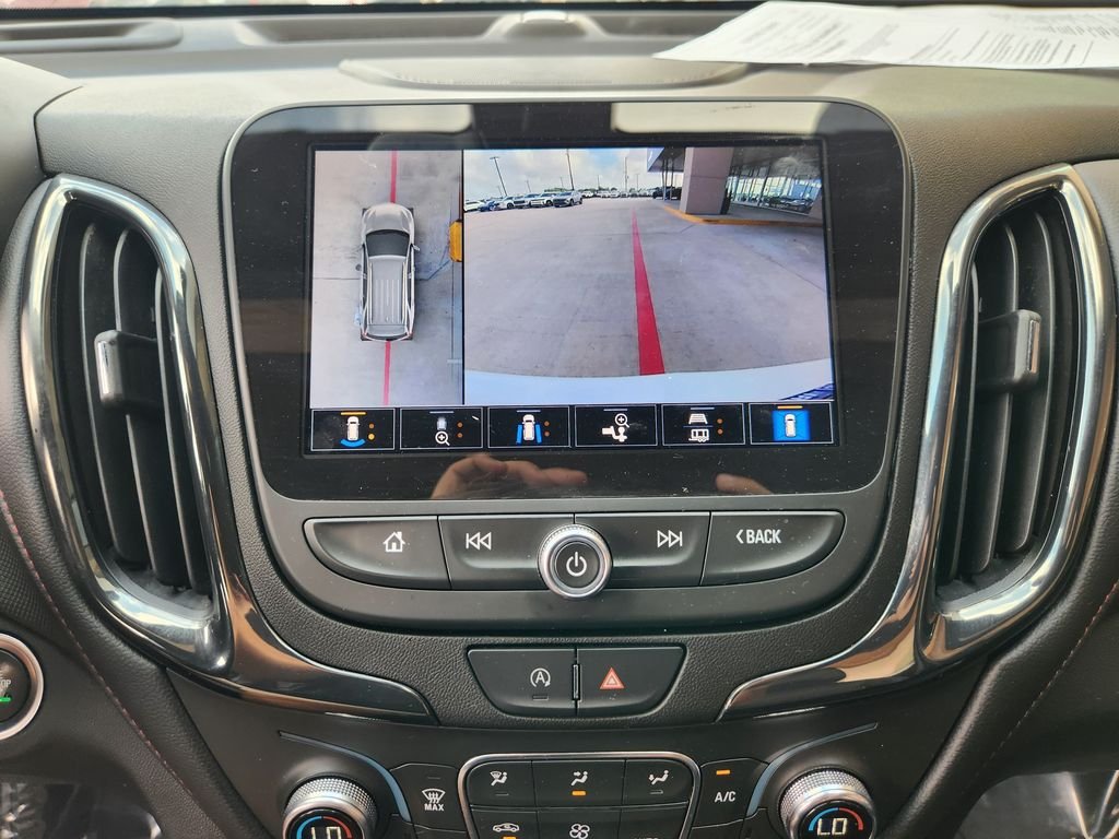 Used 2022 Iridescent Pearl Tricoat Chevrolet RS image 19