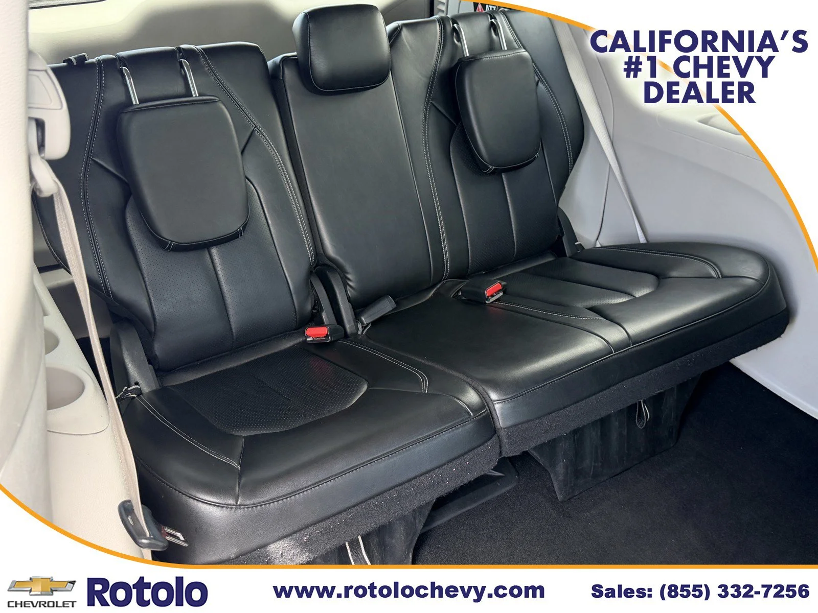 Used 2023 Silver Mist Clearcoat Chrysler Hybrid Touring L image 11