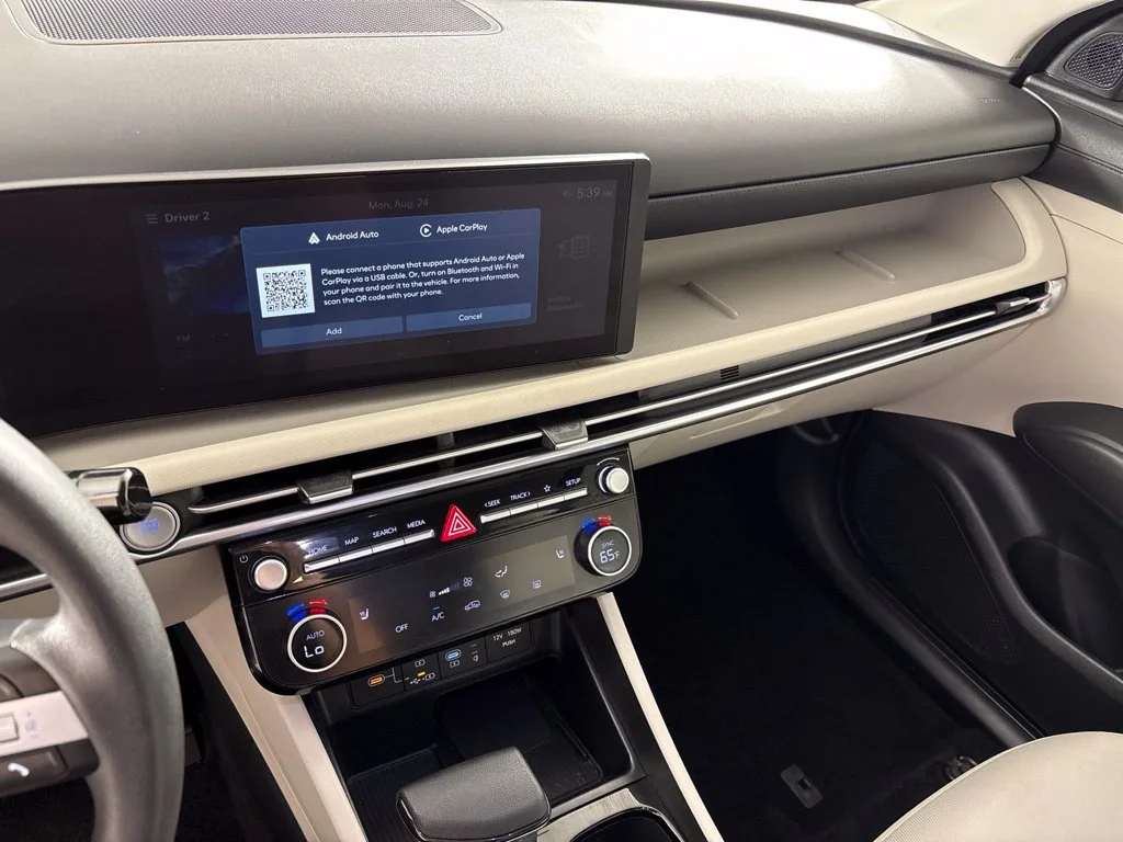Used 2025 Blue Hyundai SEL image 32