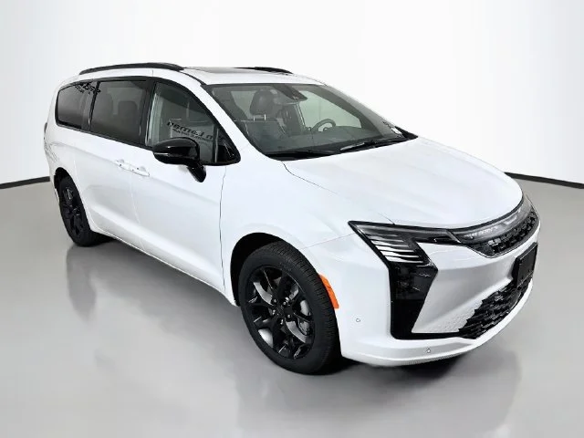 New 2027 White/off-white Chrysler Limited image 1