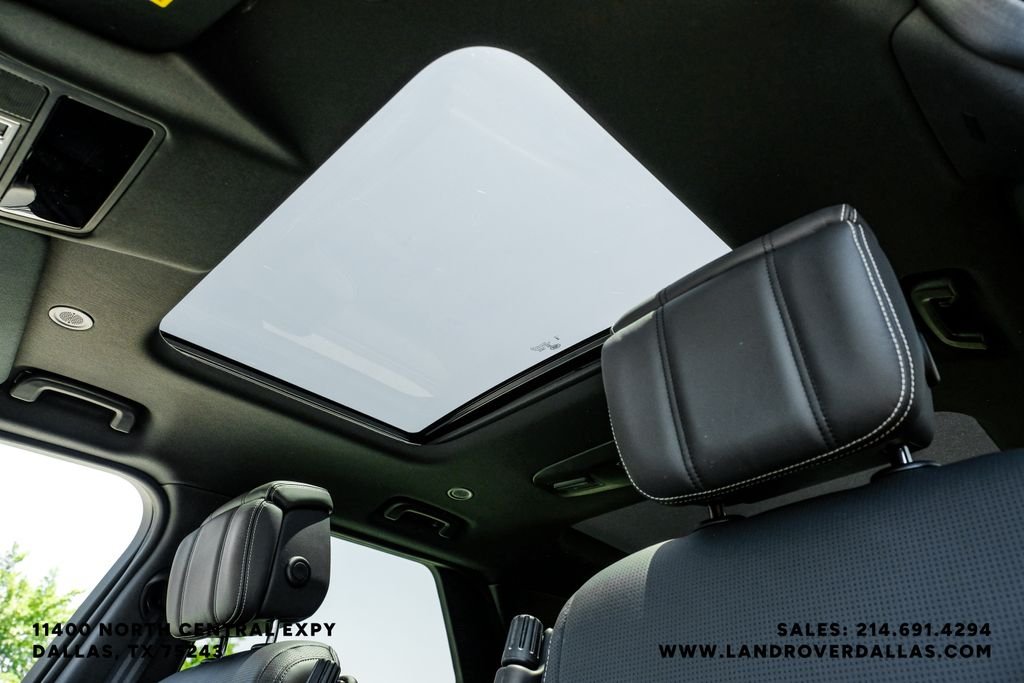 Certified Used 2025 Black Land Rover Metropolitan Edition image 28