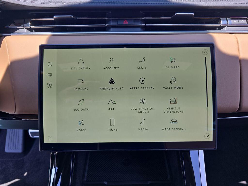 New 2026 Carpathian Grey Land Rover Dynamic SE image 22