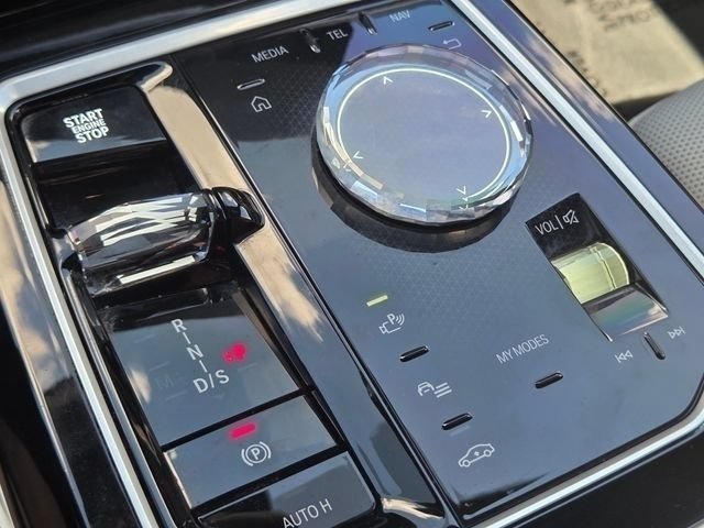 2025 BMW 7 Series 760i - Photo 17