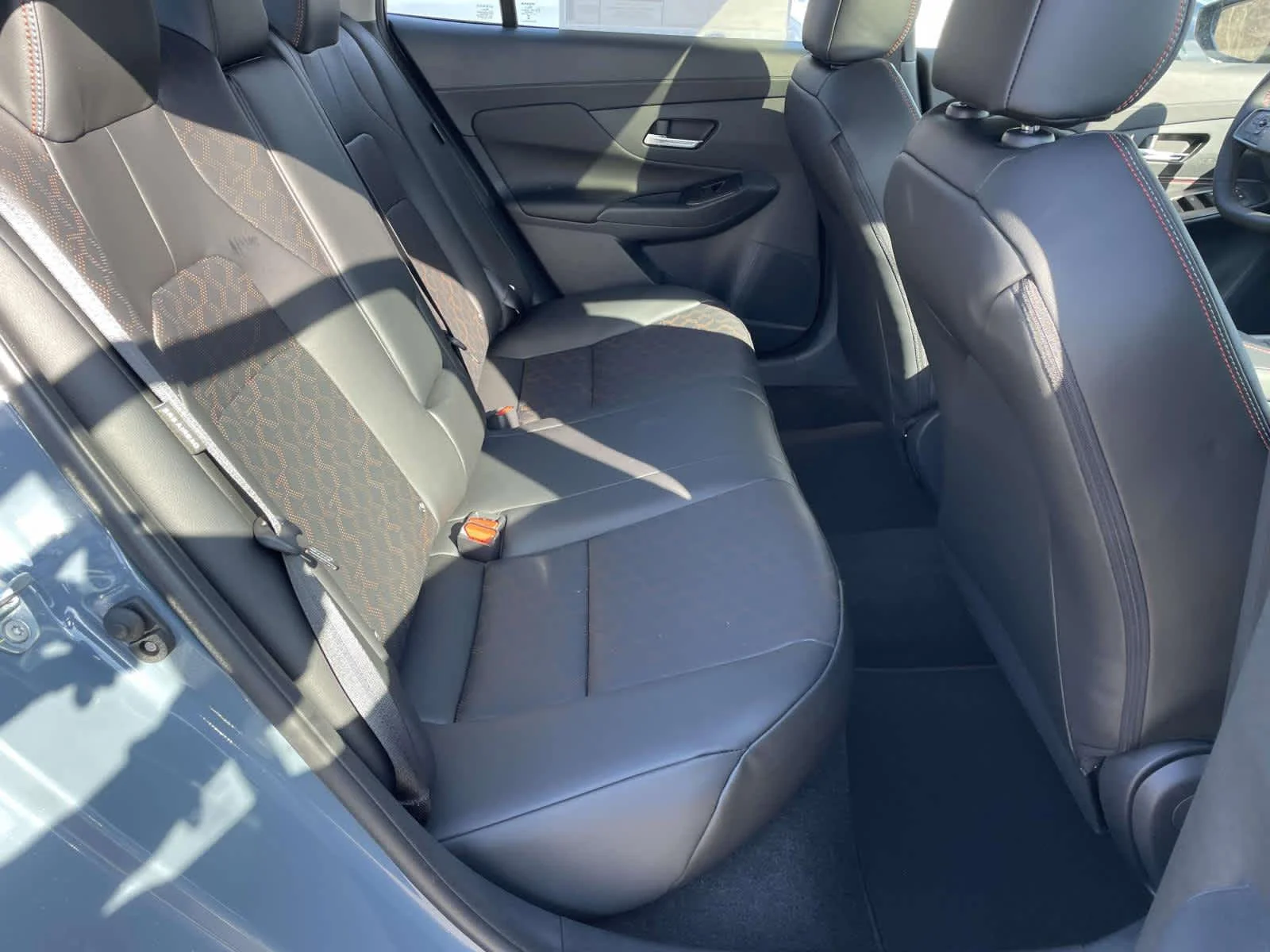New 2026 Atlantic Gray Metallic/Super Black Nissan SR image 17