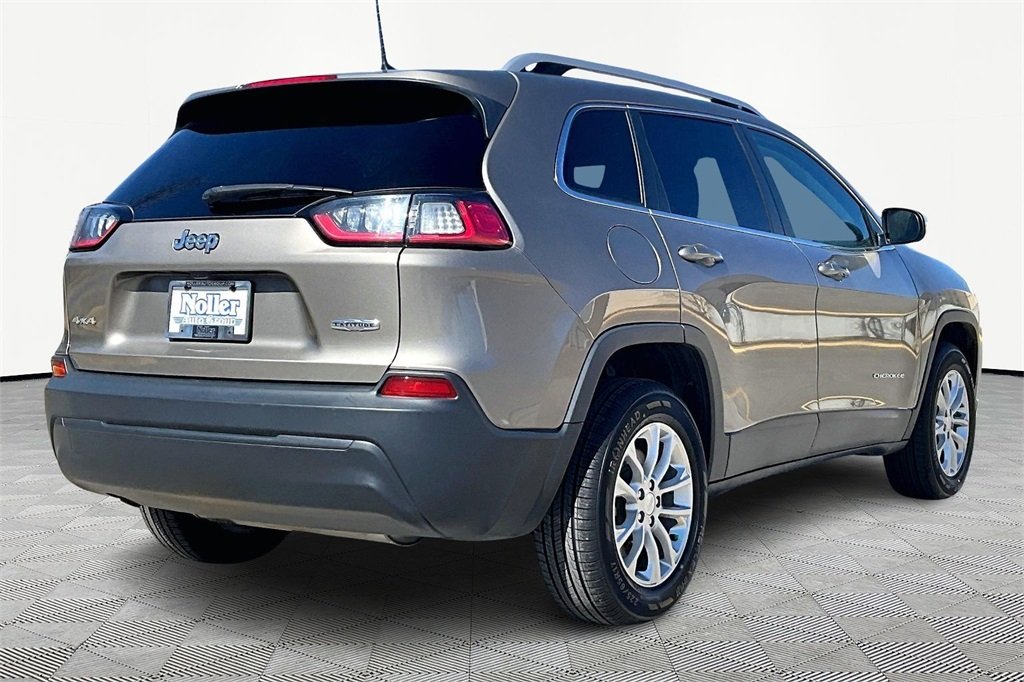 Used 2019 Jeep Cherokee Latitude with VIN 1C4PJMCB4KD106866 for sale in Kansas City