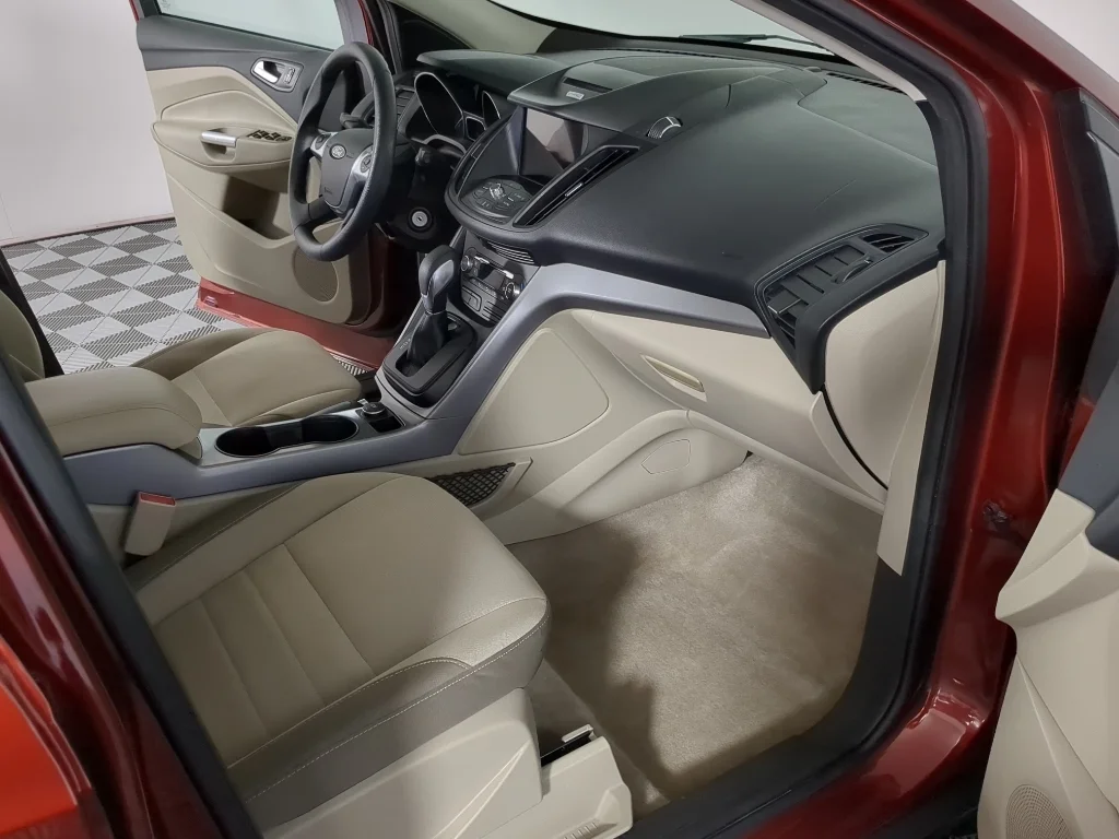 Used 2016 Red Ford SE image 18