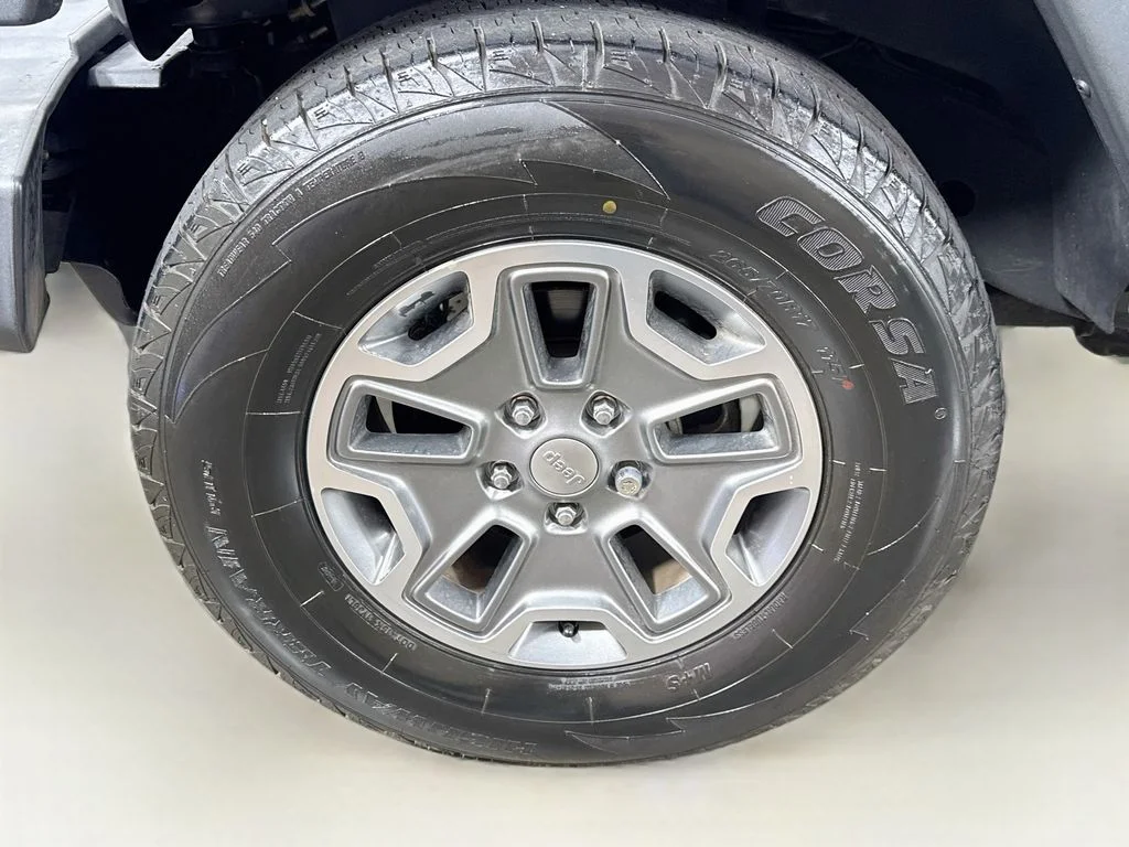 Used 2017 Gray Jeep Unlimited Rubicon image 36