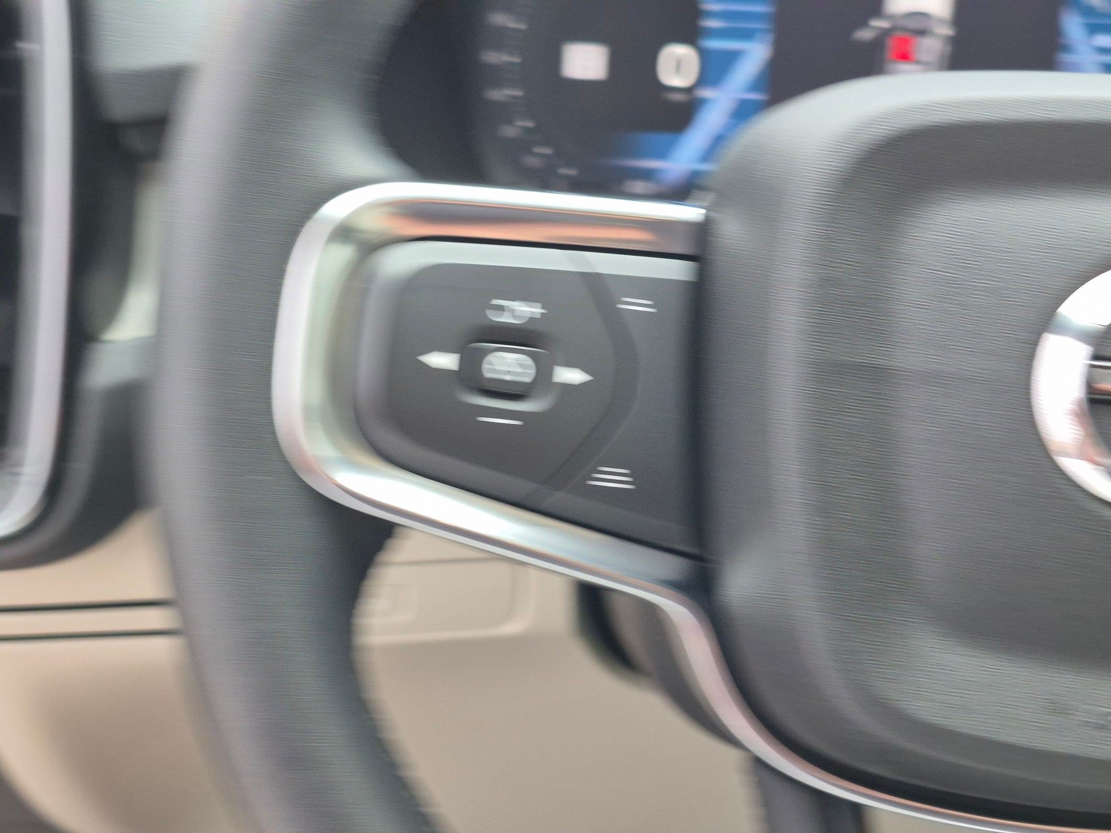 Certified Used 2023 Fjord Blue Volvo Plus Dark Theme image 17