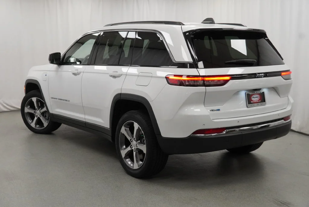 Used 2023 White Jeep 4xe image 17