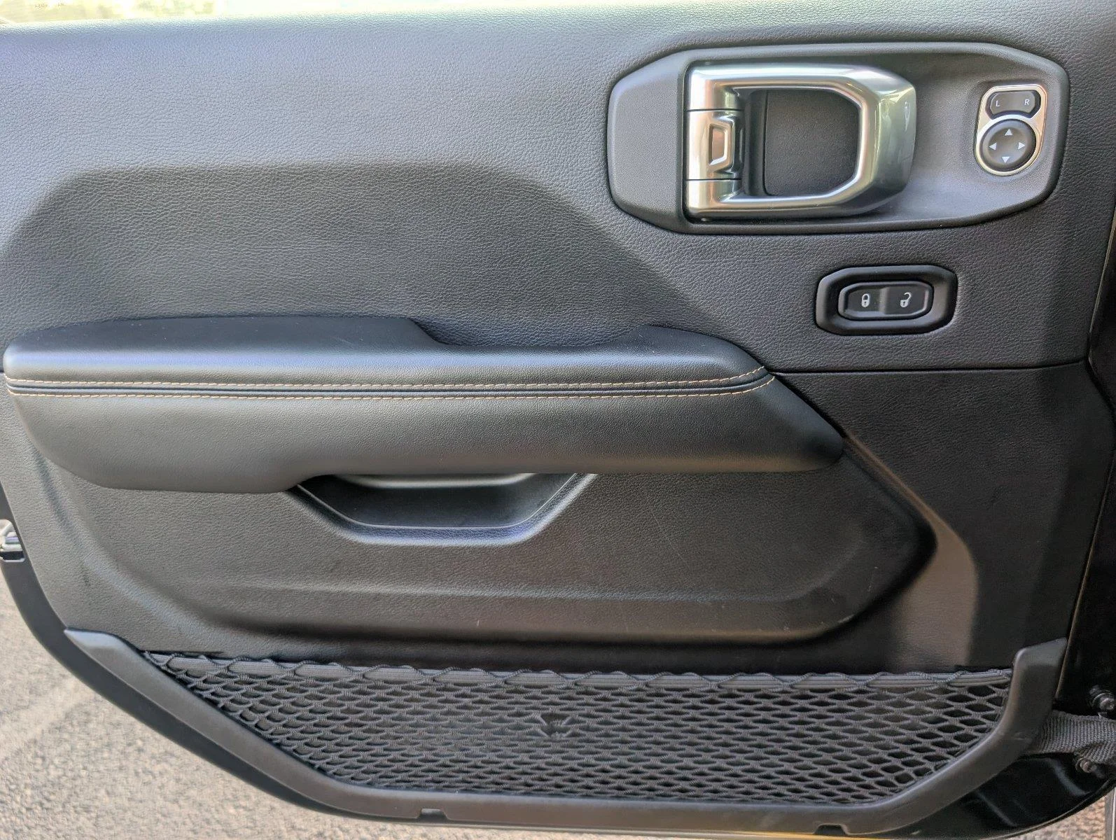 Used 2025 Black Clearcoat Jeep Sahara image 17