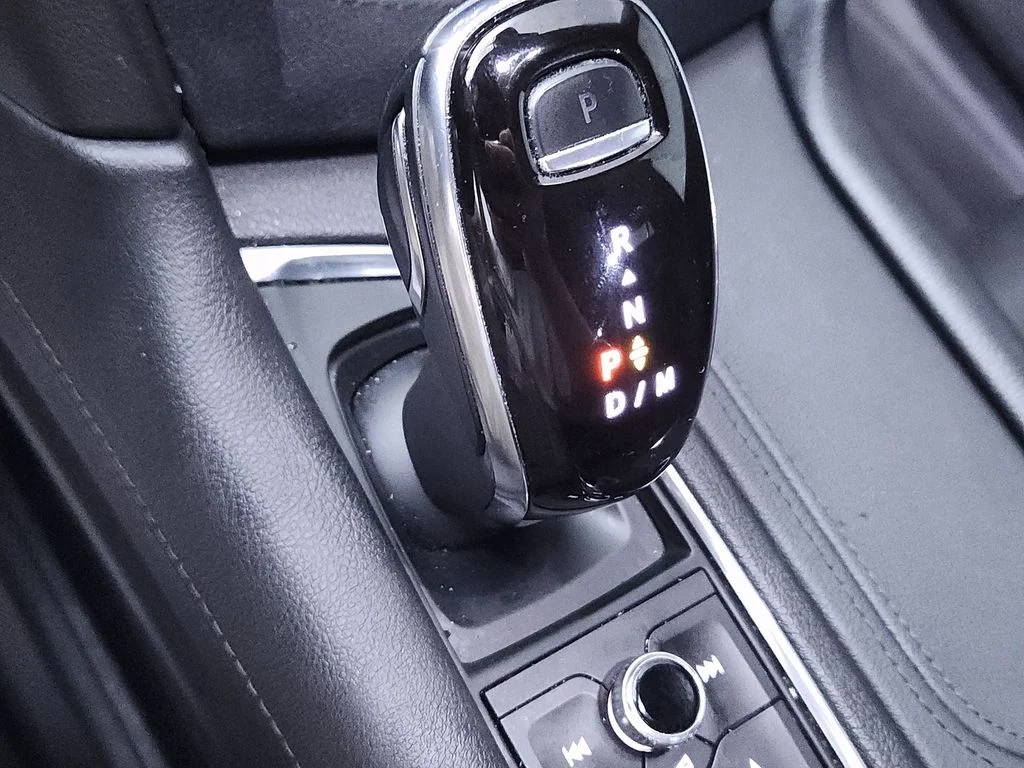 Used 2021 Black Cadillac Sport image 20