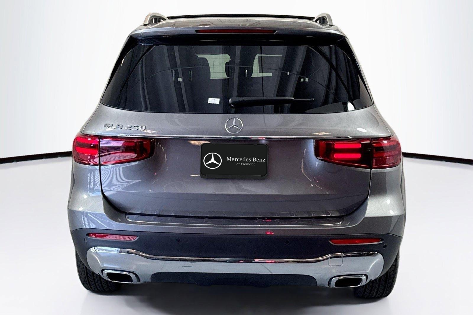 New 2026 Mountain Grey Metallic Mercedes-Benz GLB 250 image 6
