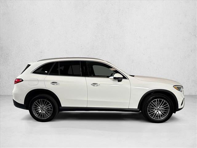 New 2026 Polar White Mercedes-Benz GLC 300 image 34