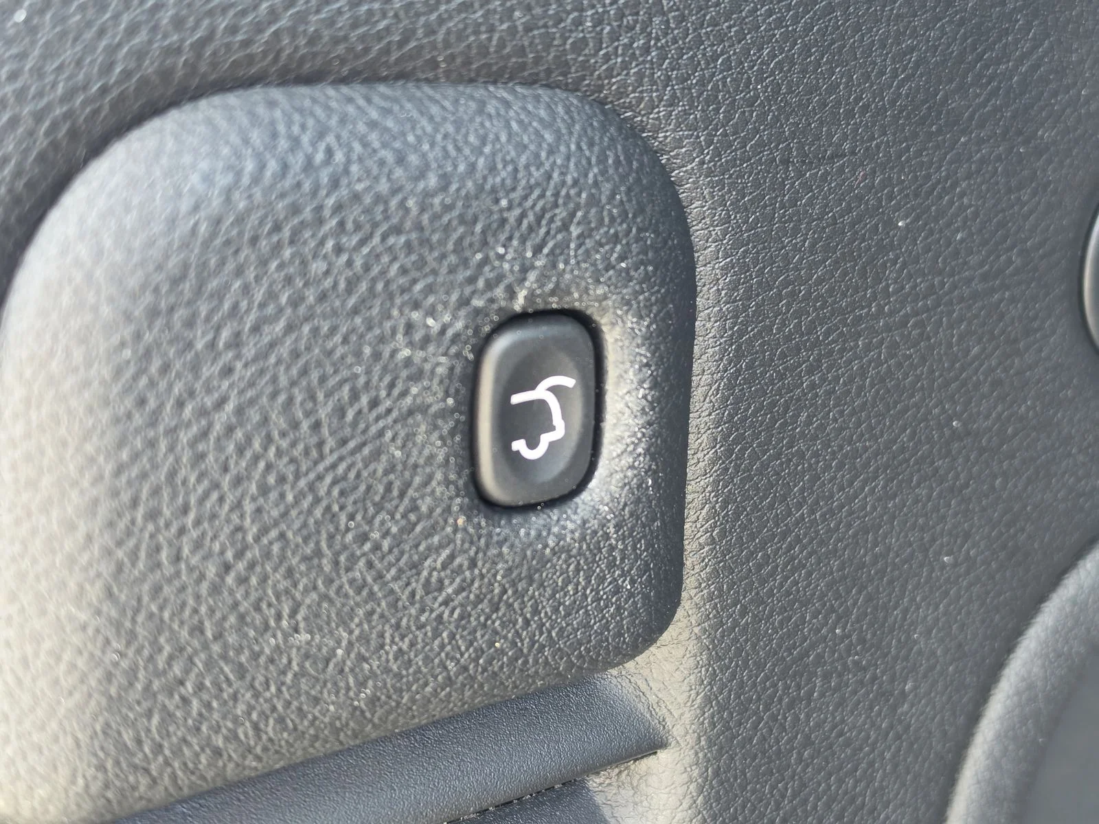 Used 2022 Black Jeep Laredo X image 16