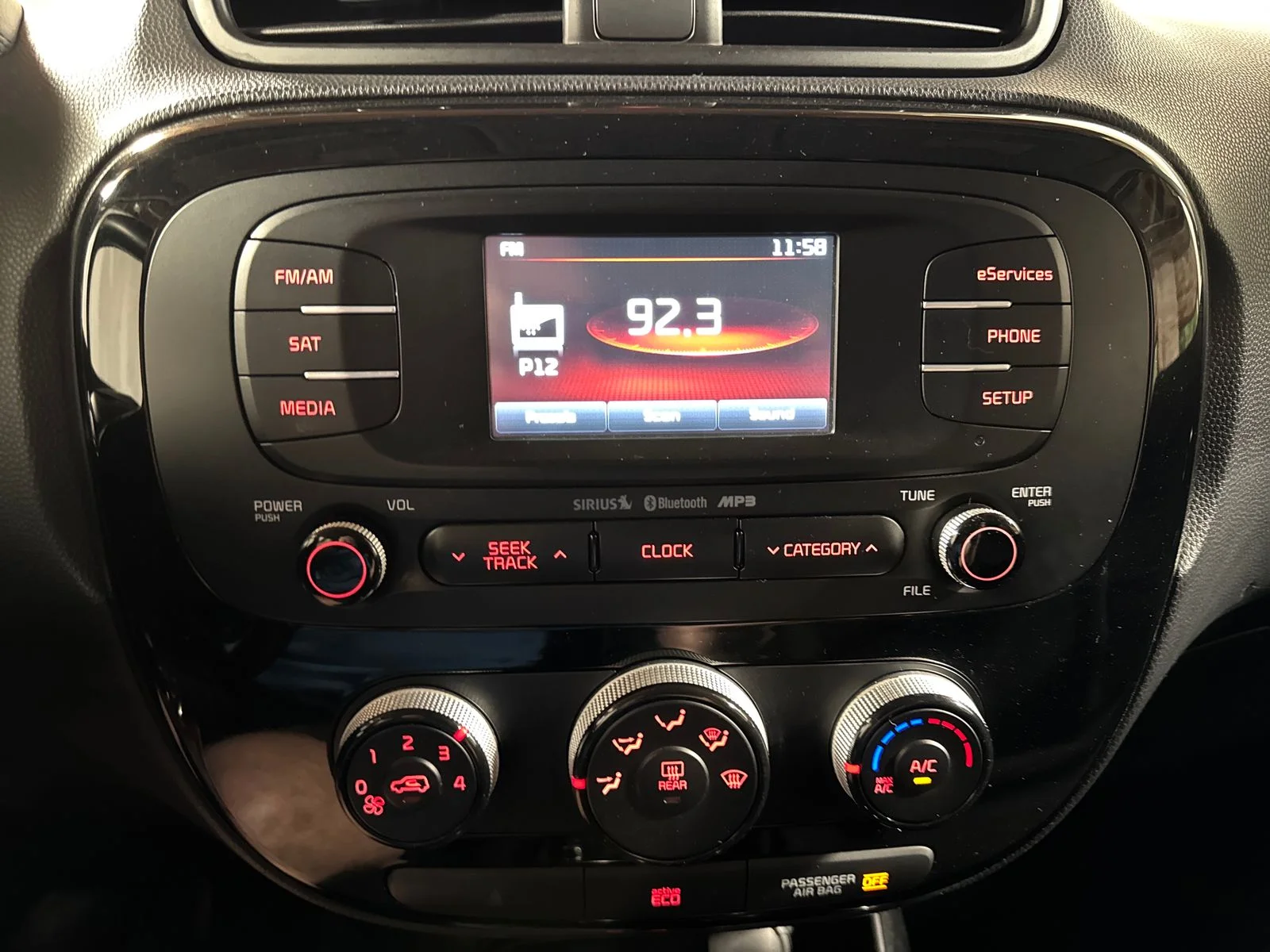 Used 2014 Bright Silver Kia Exclaim image 21