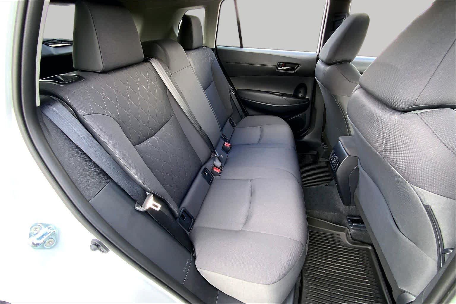 Used 2026 Wind Chill Pearl Toyota LE image 19