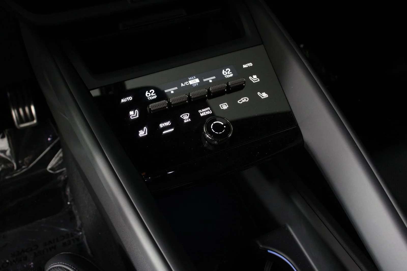 2025 Porsche Macan Turbo Electric - Photo 14