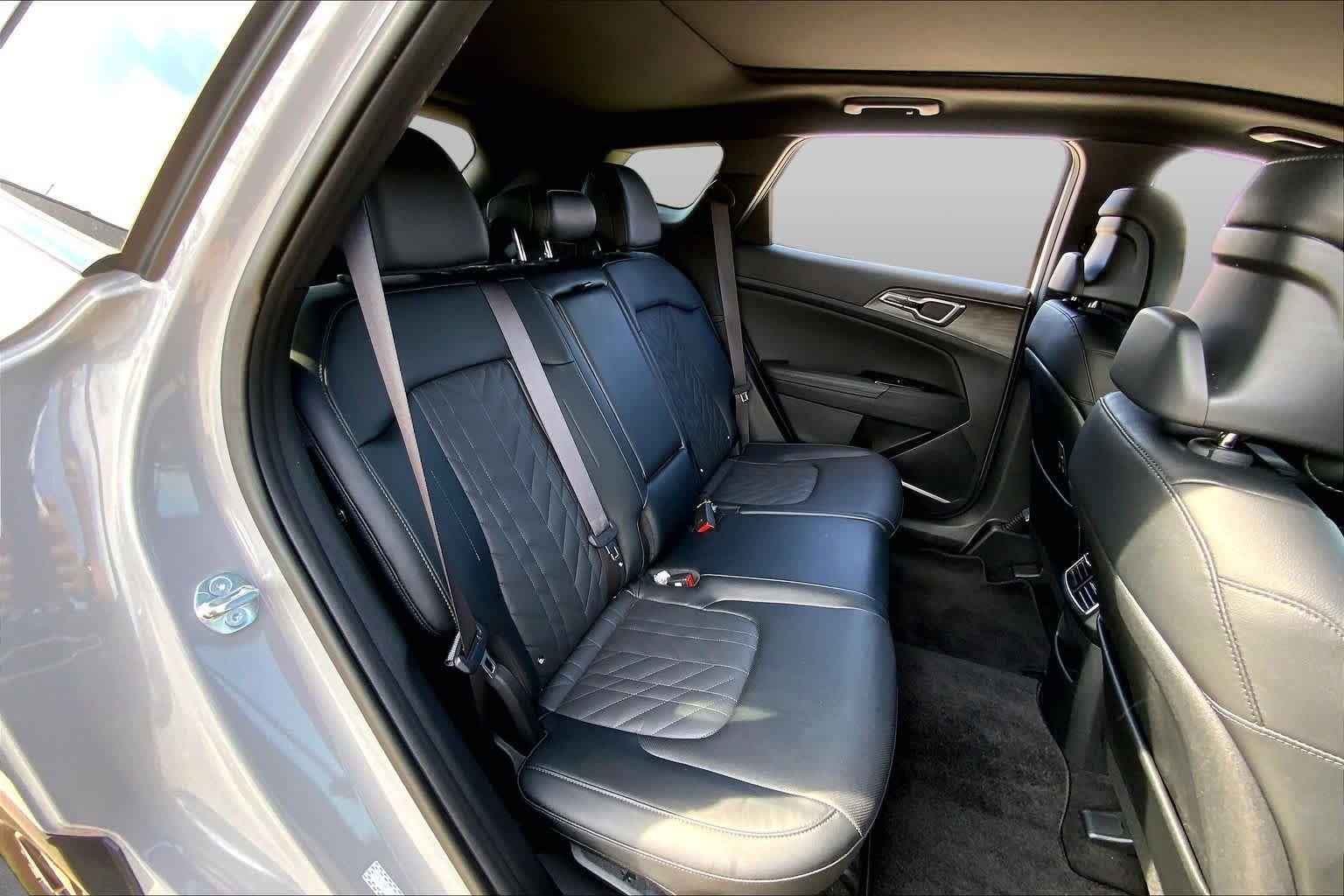 Used 2025 Wolf Gray Kia X-Line image 19