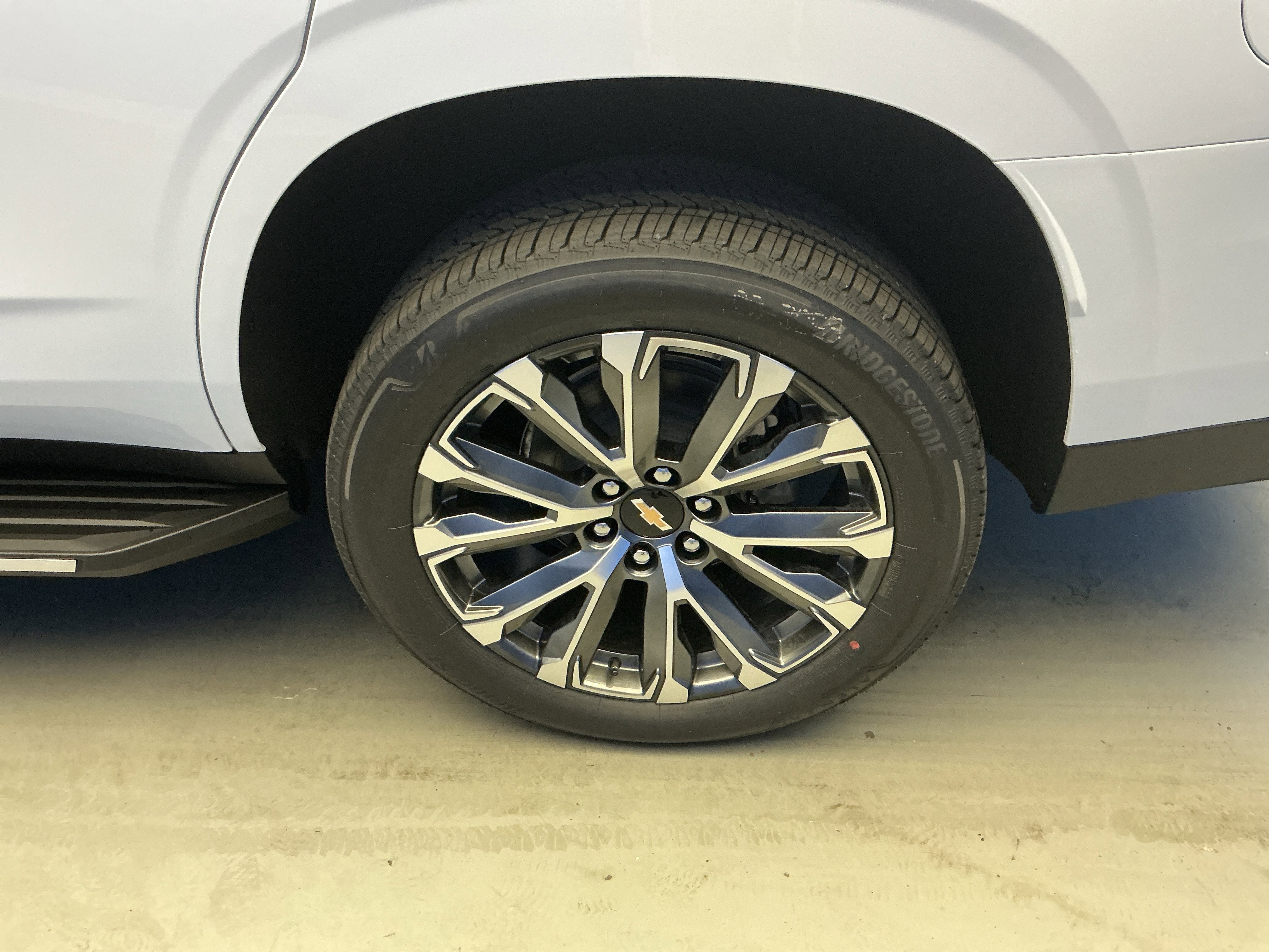 New 2026 Polar White Tricoat Chevrolet High Country image 8