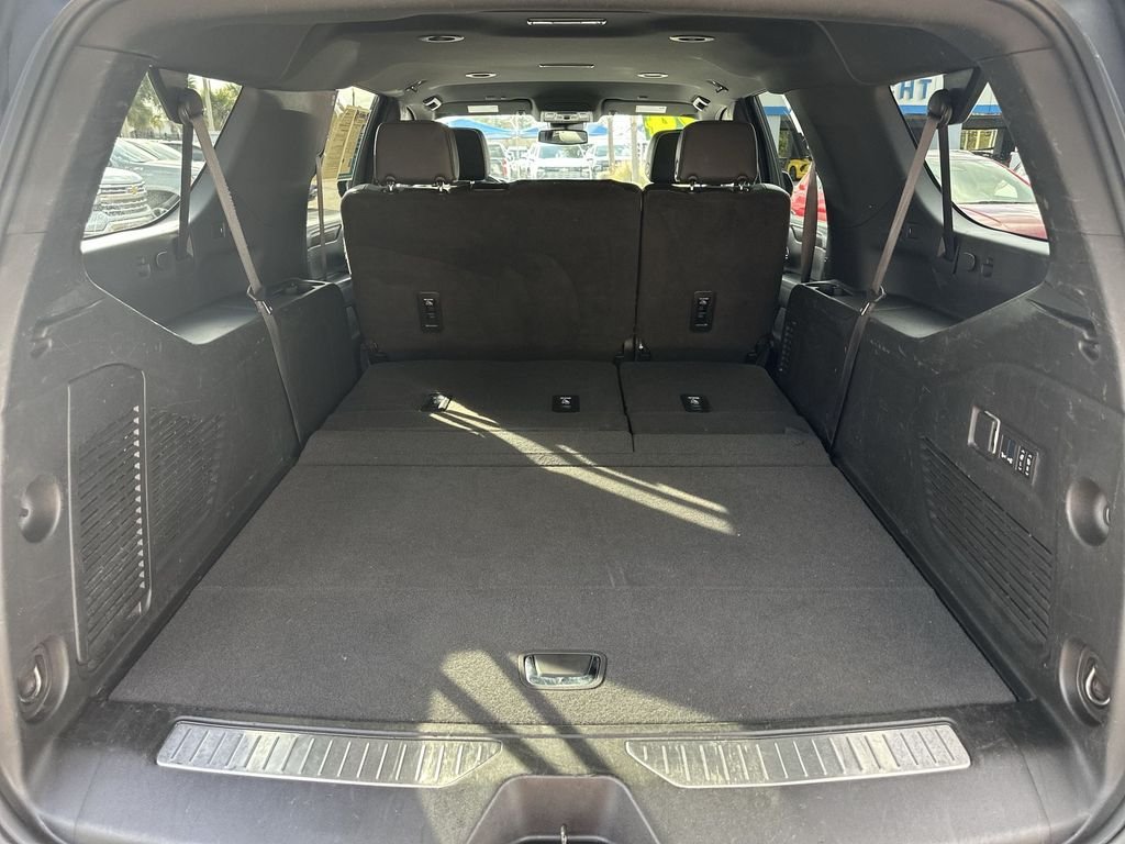 Used 2024 Black Chevrolet Premier image 31