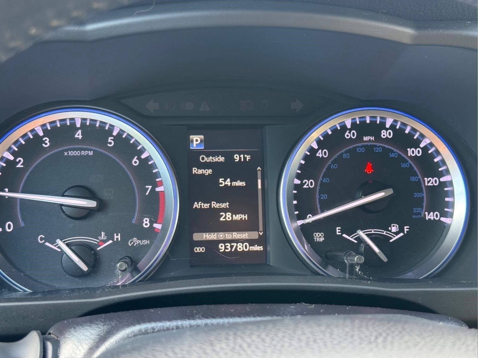 Used 2018 Predawn Gray Mica Toyota XLE image 23