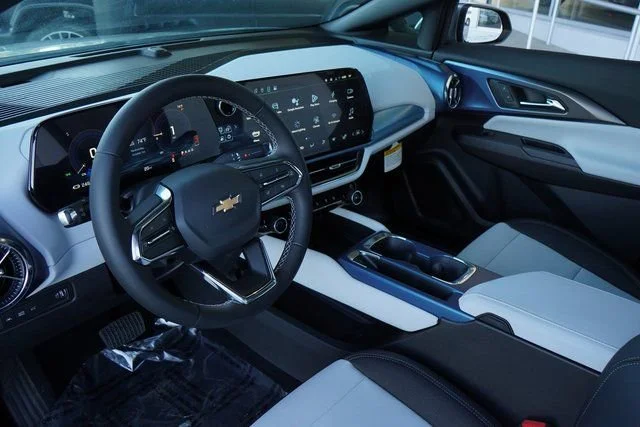 2025 Chevrolet Equinox EV LT - Photo 22