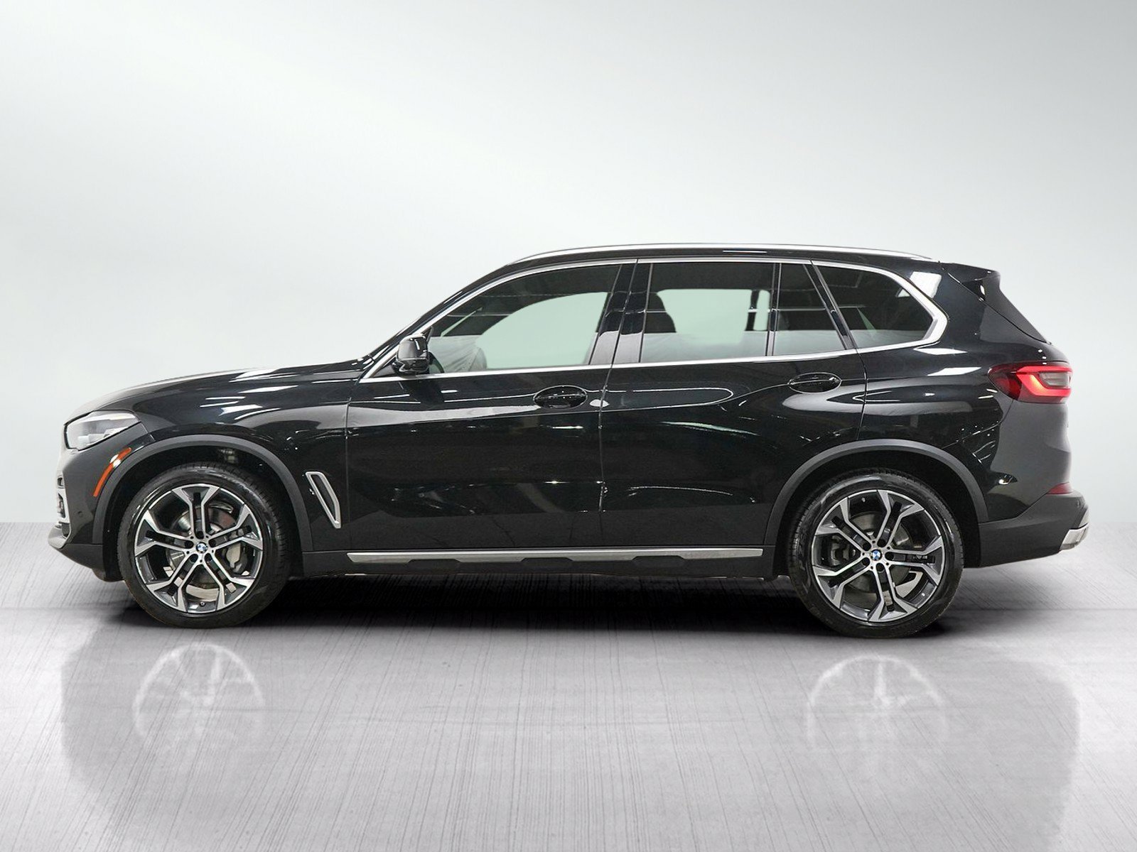 Used 2023 BMW X5 40i with VIN 5UXCR6C07P9R20388 for sale in Burnsville, Minnesota
