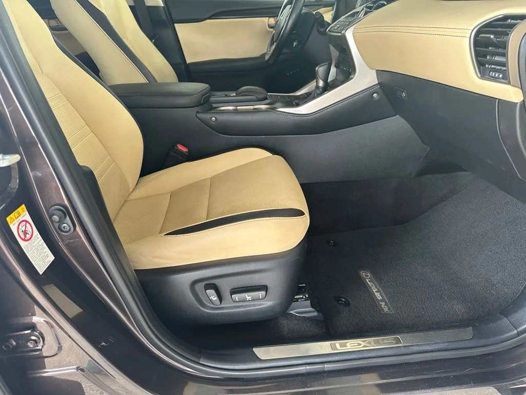 Used 2015 Red Lexus 200t image 39