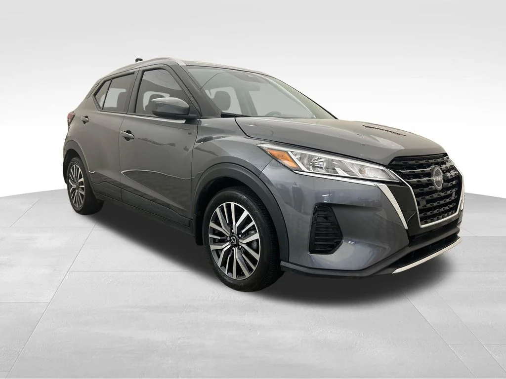 Used 2024 Gray Nissan SV image 8