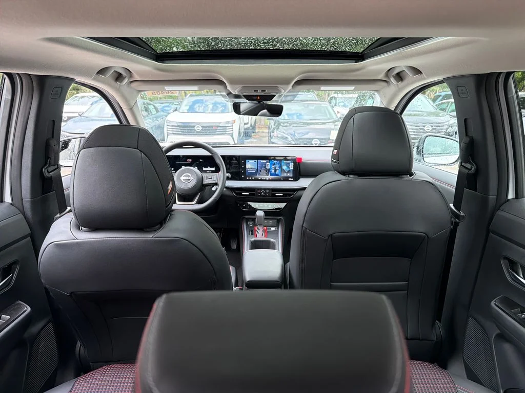 New 2026 Aspen White TriCoat / Super Black Two-tone Nissan SR image 32