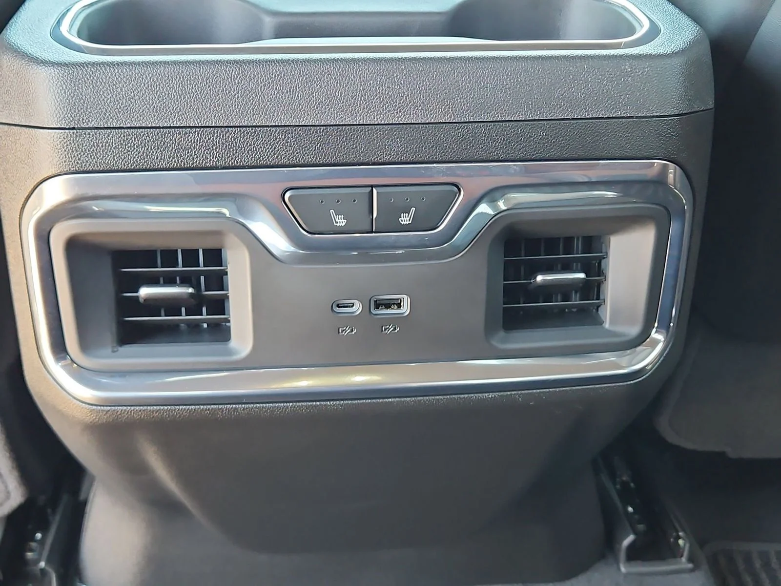 Used 2025 Sterling GMC Denali Ultimate image 25
